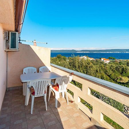 2 Bedroom Amazing Apartment In Nevidane Bagian luar foto
