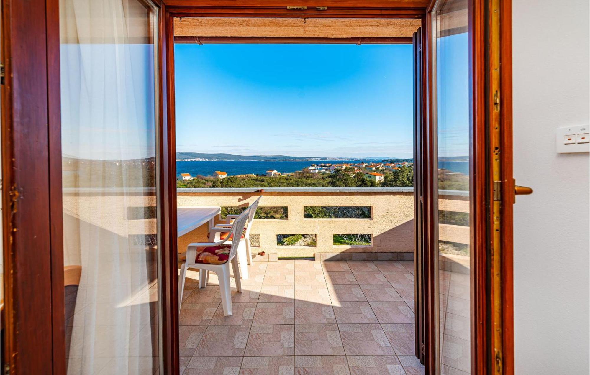 2 Bedroom Amazing Apartment In Nevidane Bagian luar foto