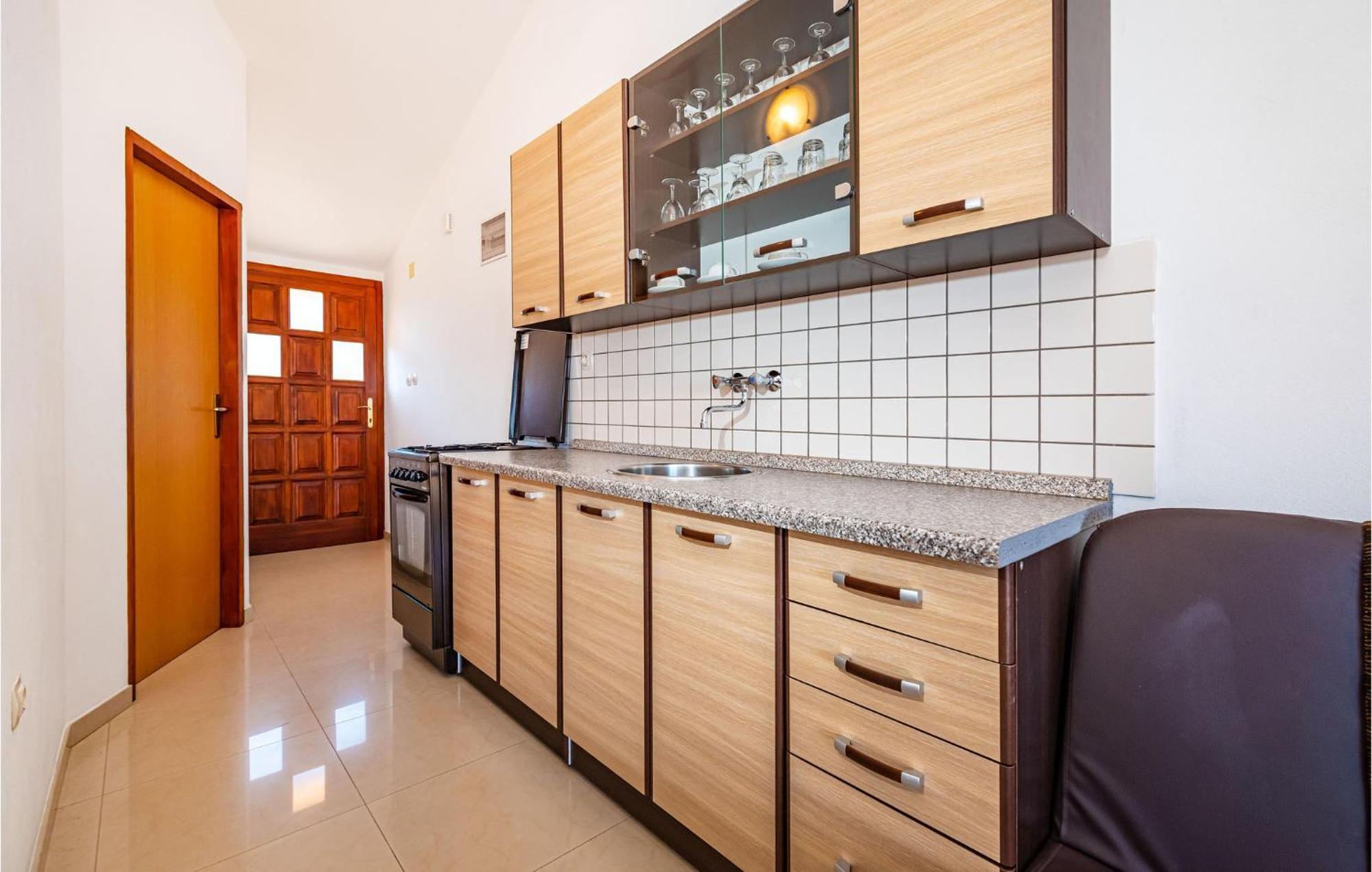 2 Bedroom Amazing Apartment In Nevidane Bagian luar foto