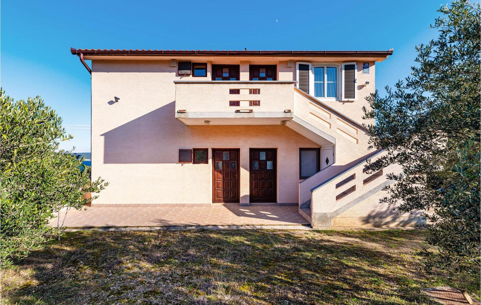 2 Bedroom Amazing Apartment In Nevidane Bagian luar foto