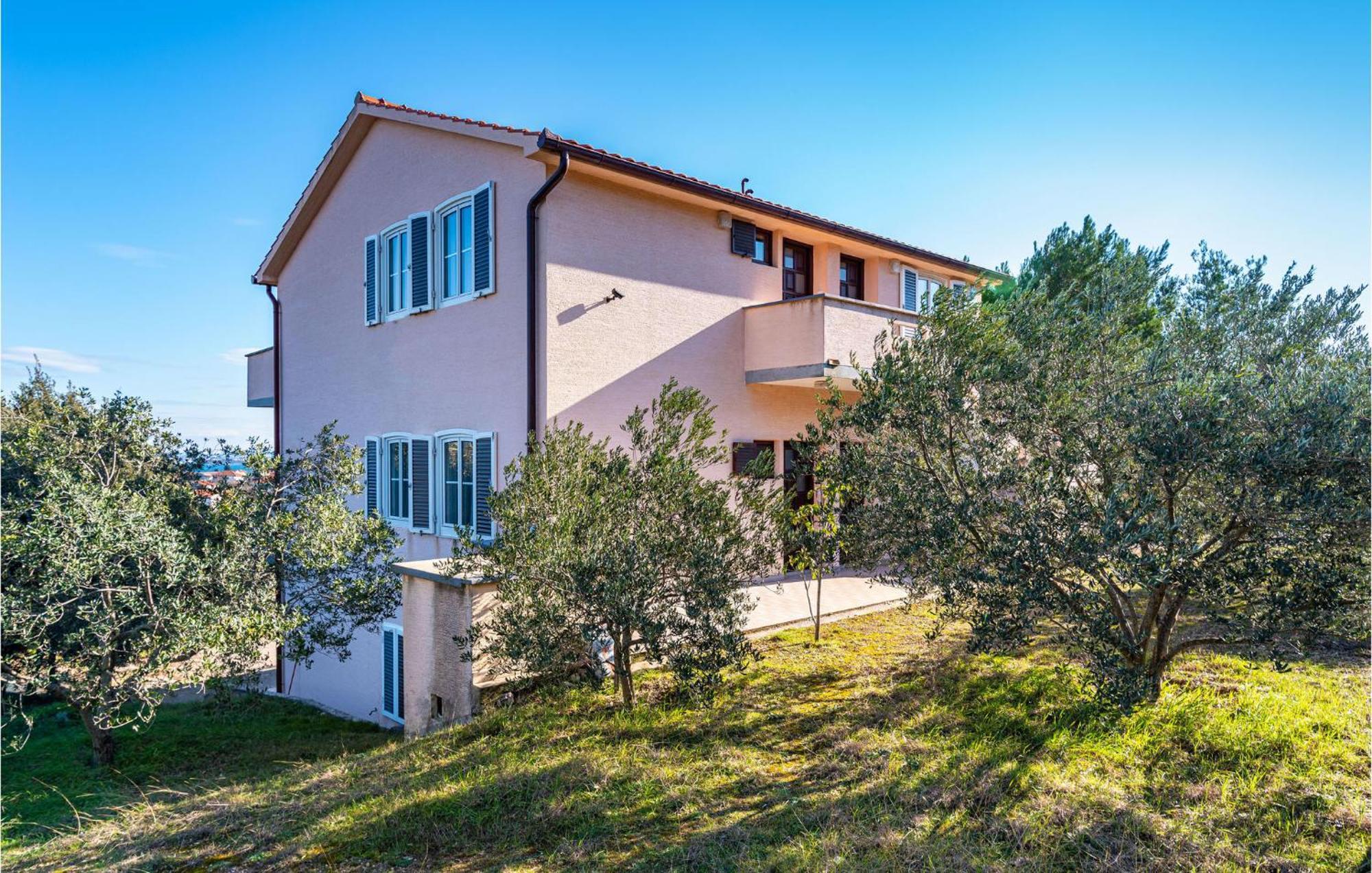 2 Bedroom Amazing Apartment In Nevidane Bagian luar foto